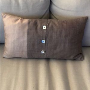 Rectangle silk accent pillow with buttons